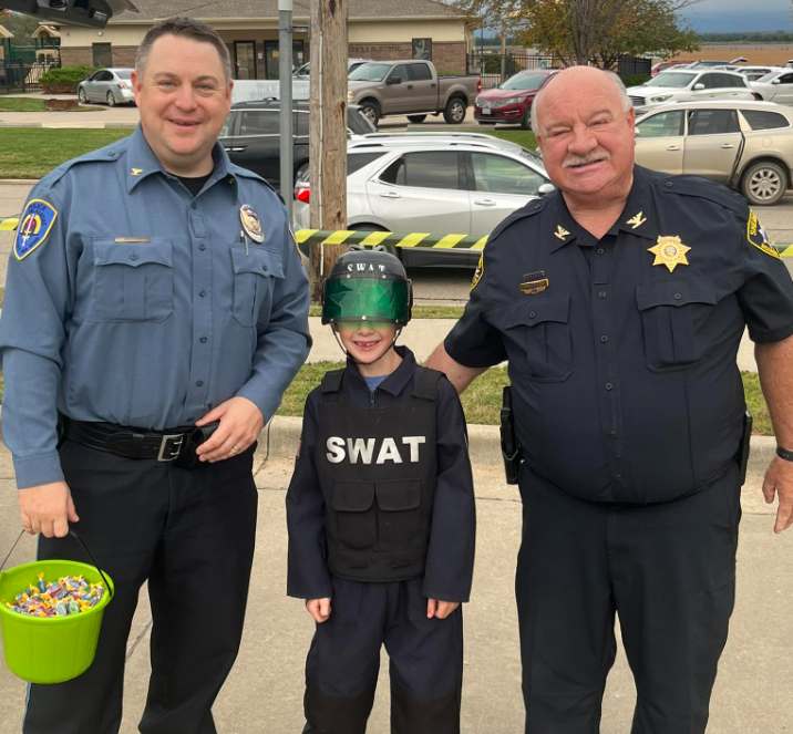 Police Chief Jason Wilkins and Sheriff Jerry Davis at Memorial Health System’s Trunk-or-Treat